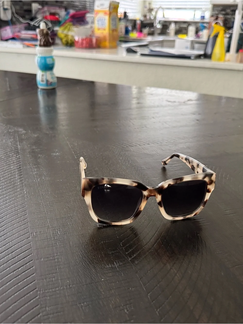 Like New DIFF Bella II Cream Tortie Sunglasses
